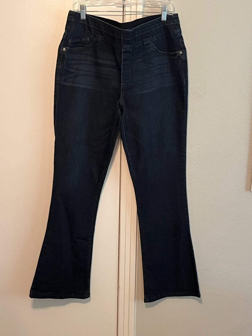 Democracy Women’s High Rise Pull On Boot Cut Jeans. Indigo Wash Size 14